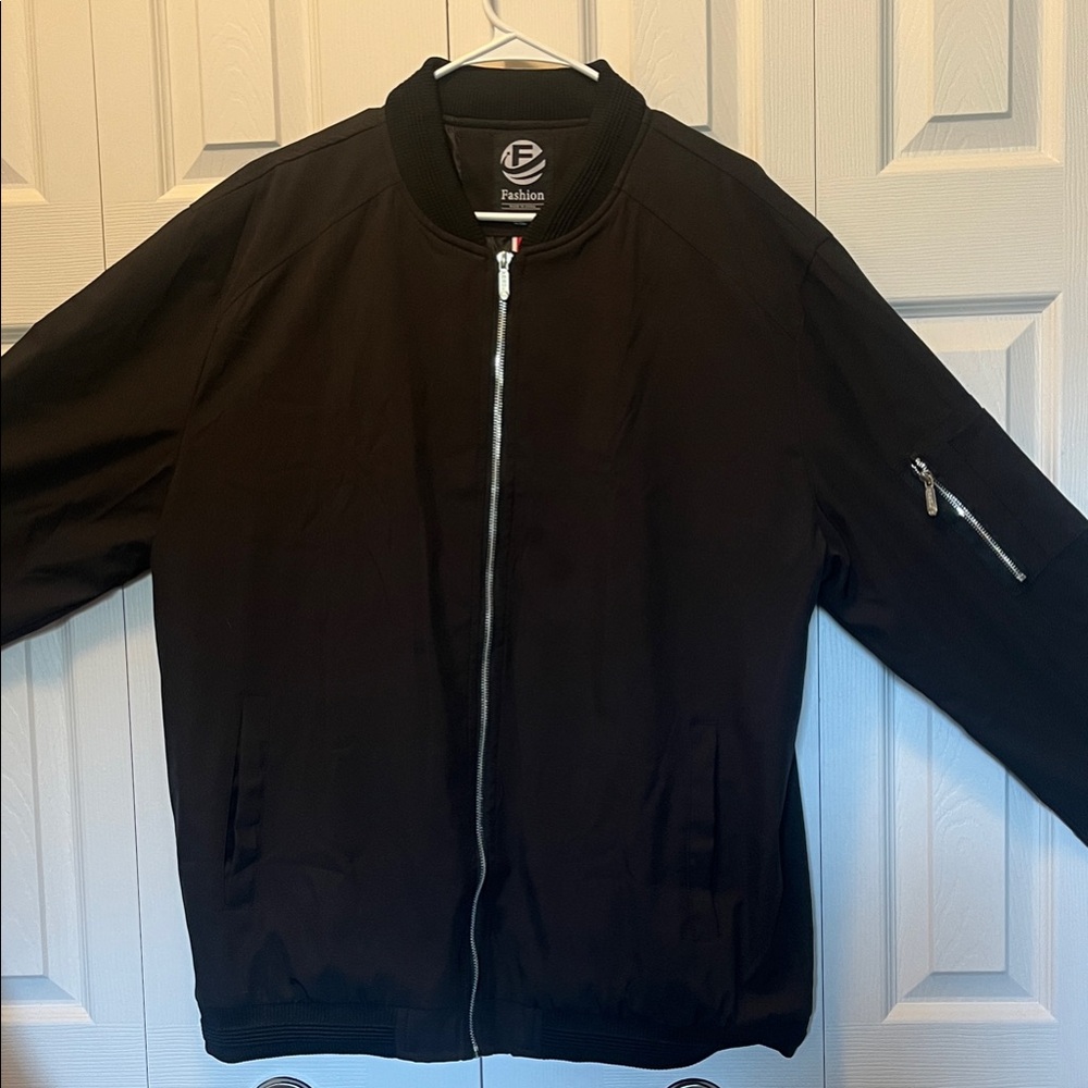 BOMBER JACKET